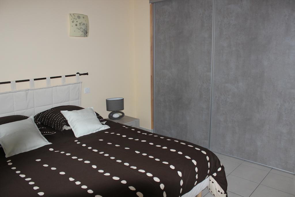 Appartement Le Pailler de la Planque à Camplong Chambre photo